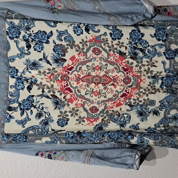 John Mark Scarf Print Back Embroidered Henley Neck 3/4 Cuff Sleeve Butto… - Picture 8 of 11